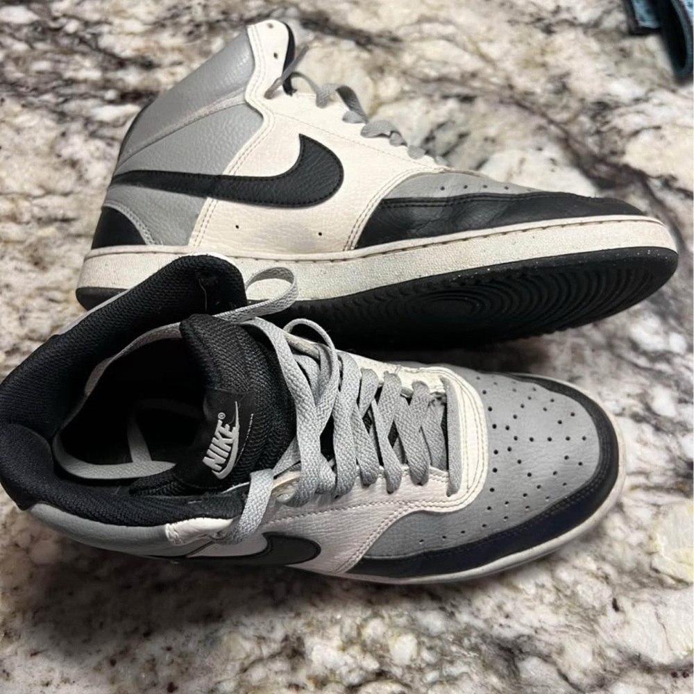 Nike Men's Gray and Black High-Top Sneakers